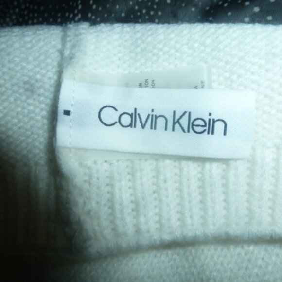 CALVIN KLEIN "Super Soft" White Knitted Beanie - Picture 6 of 9